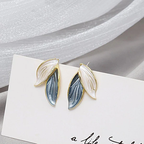 KOREAN-LEAF-CLASSIC-EARRINGS-3