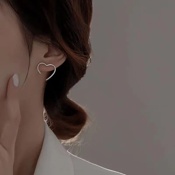 Korean-Minimalist-wired-Heart-Earrings-1